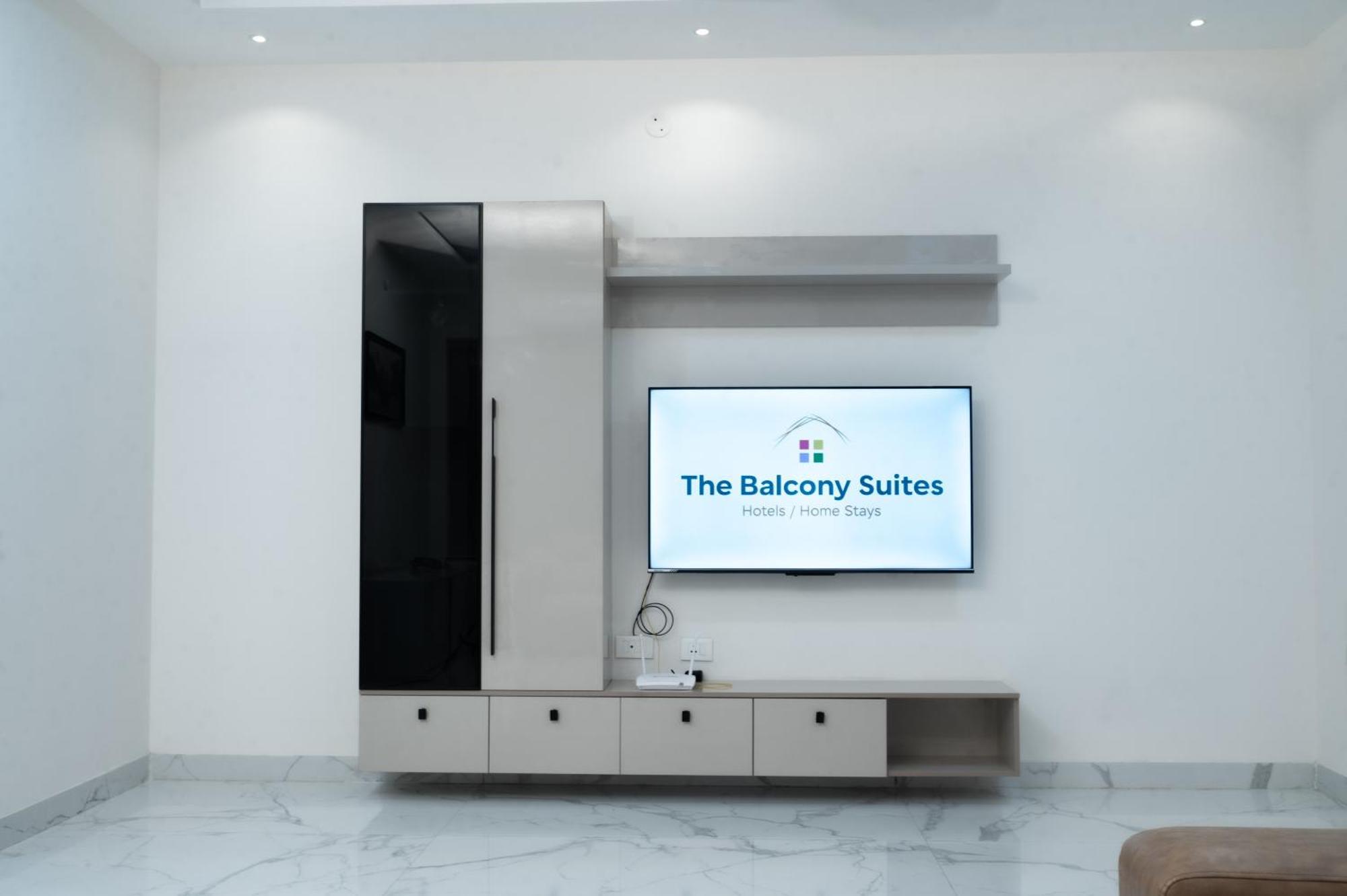 The Balcony Suites Hyderabad Exterior photo