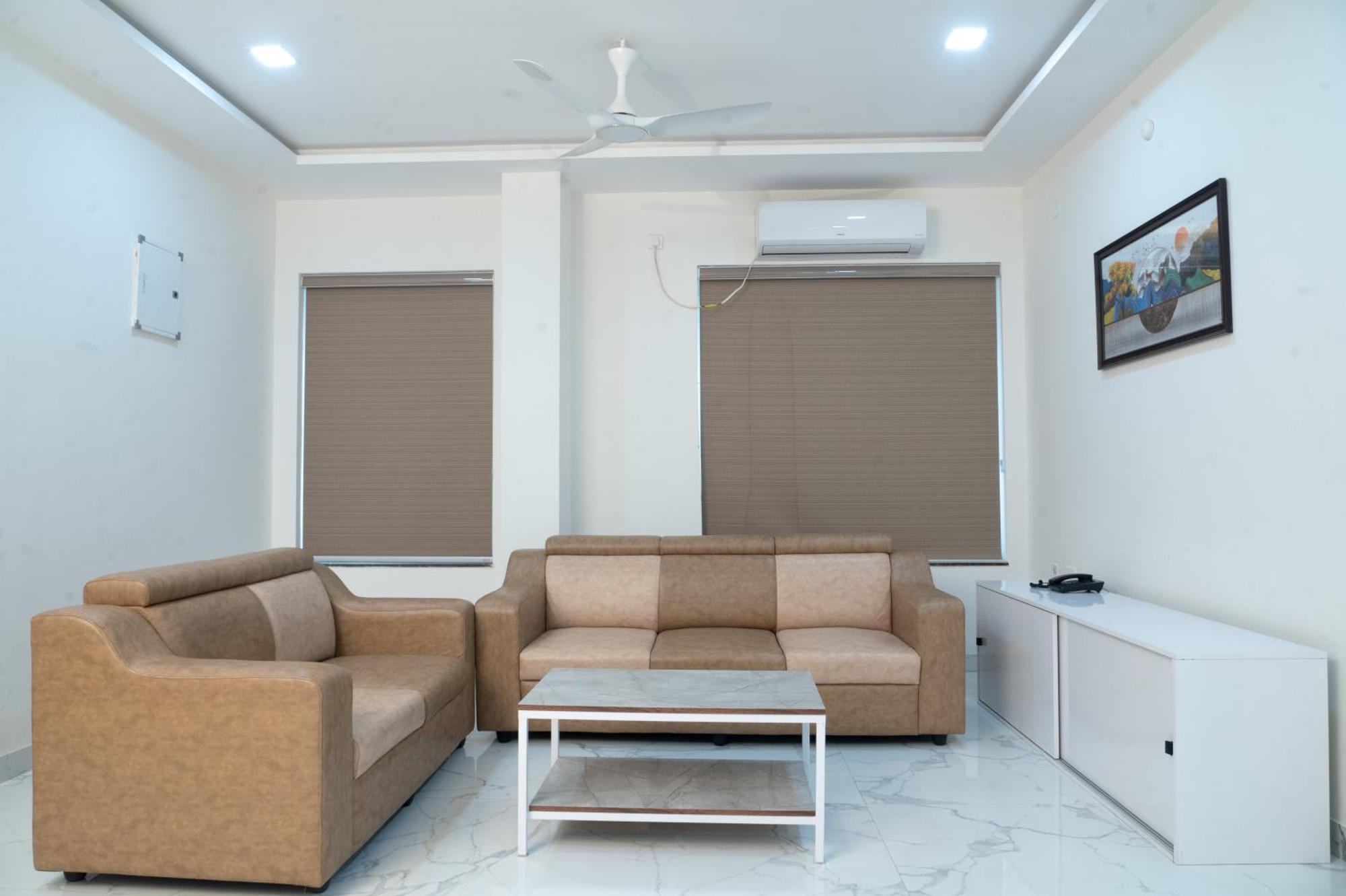 The Balcony Suites Hyderabad Exterior photo