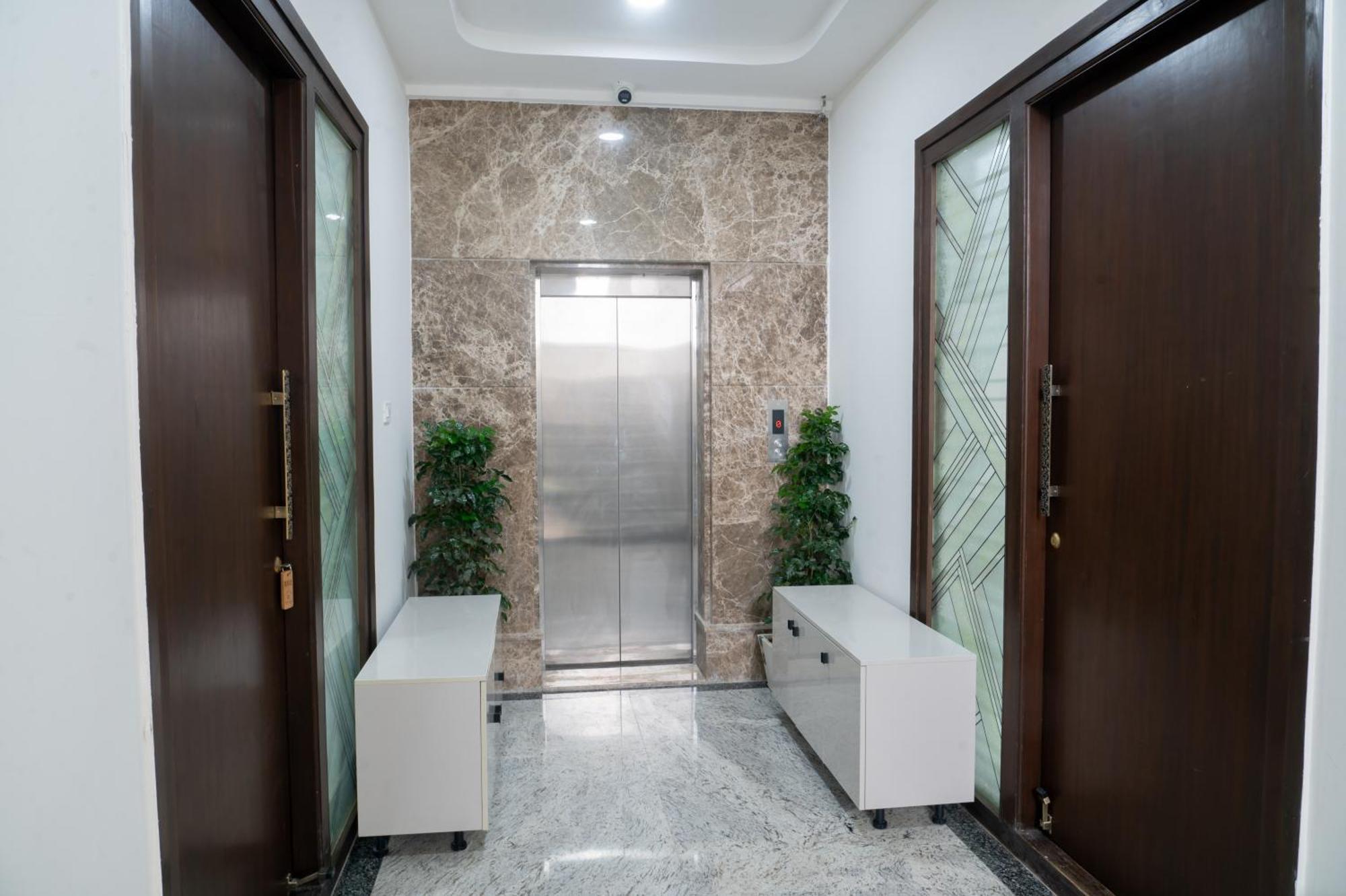 The Balcony Suites Hyderabad Exterior photo