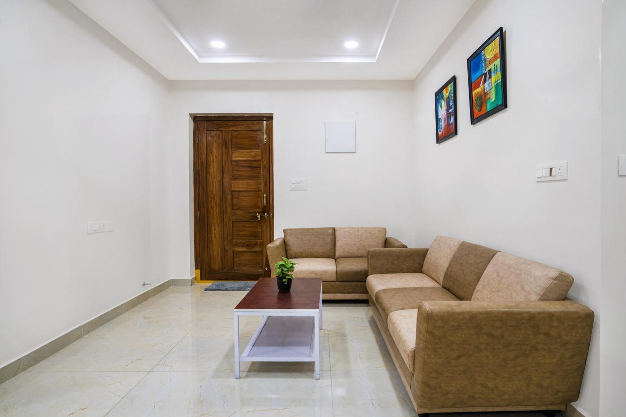 The Balcony Suites Hyderabad Exterior photo