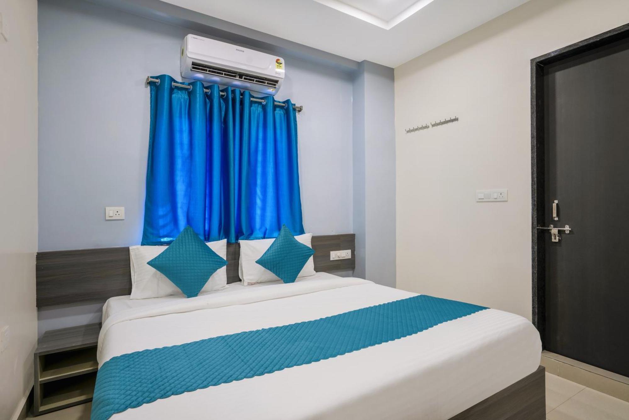 The Balcony Suites Hyderabad Exterior photo