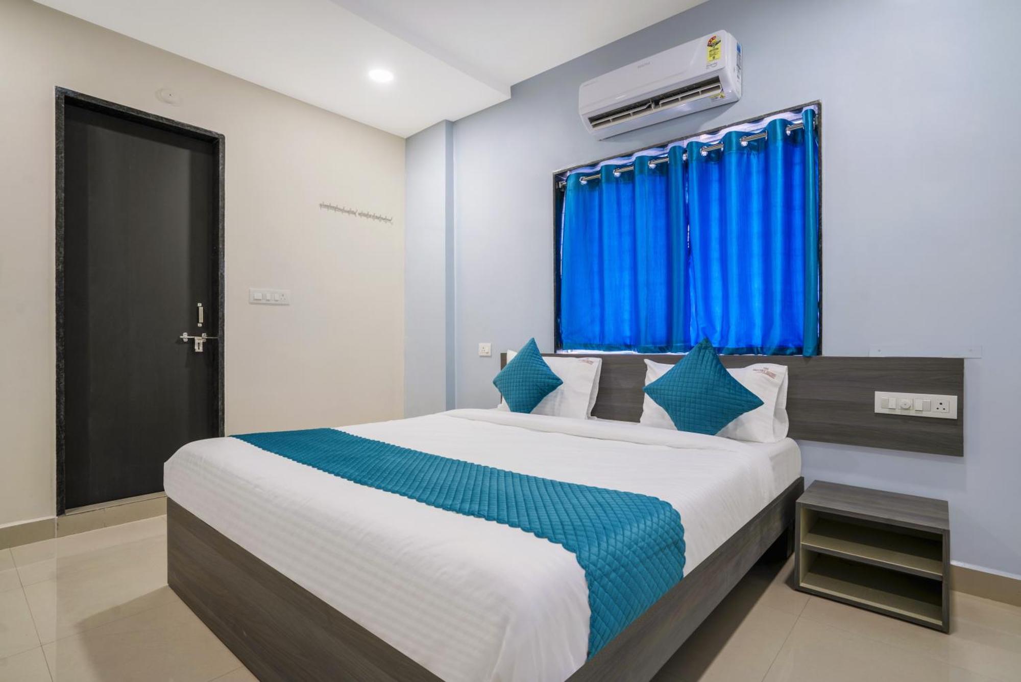 The Balcony Suites Hyderabad Exterior photo