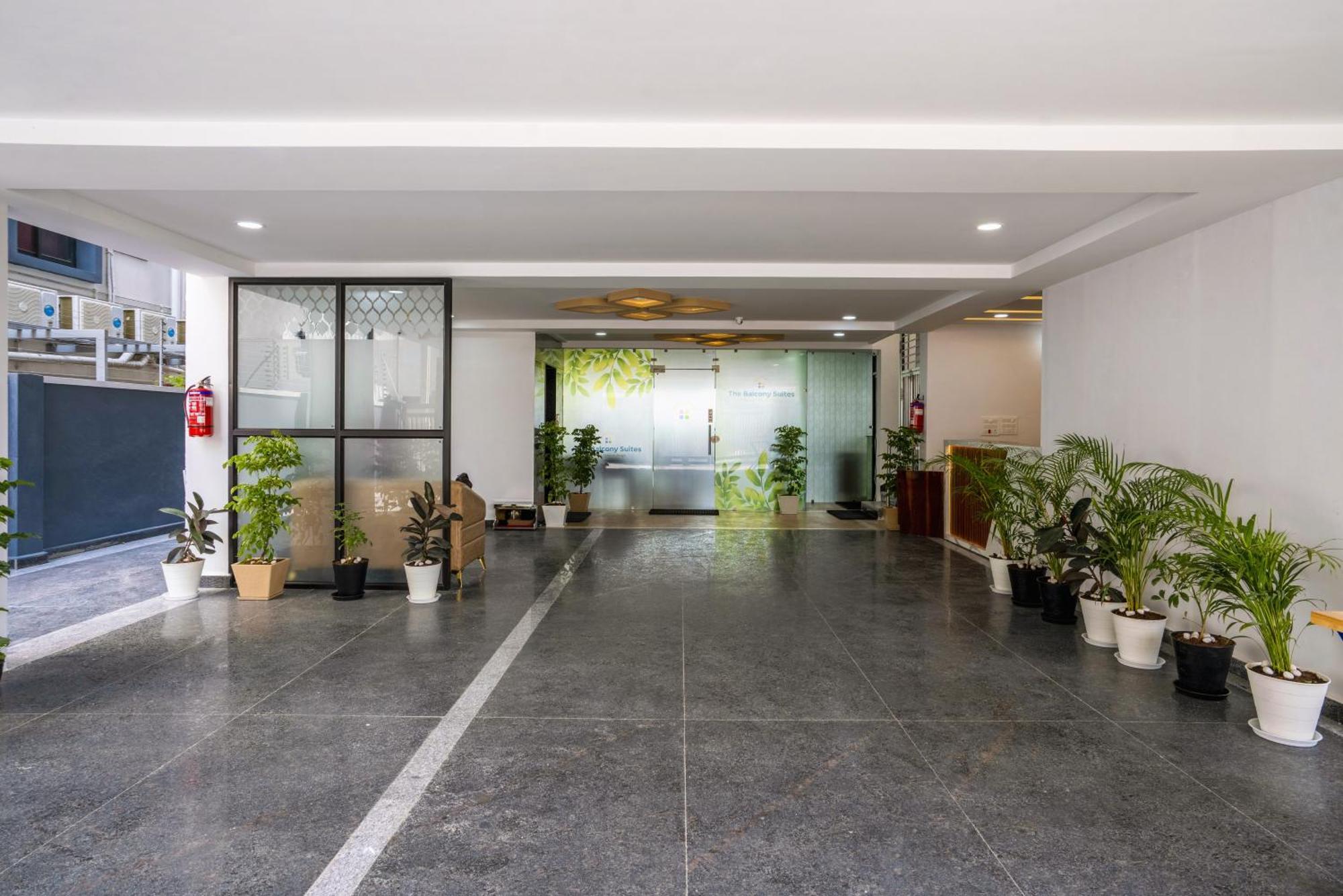 The Balcony Suites Hyderabad Exterior photo