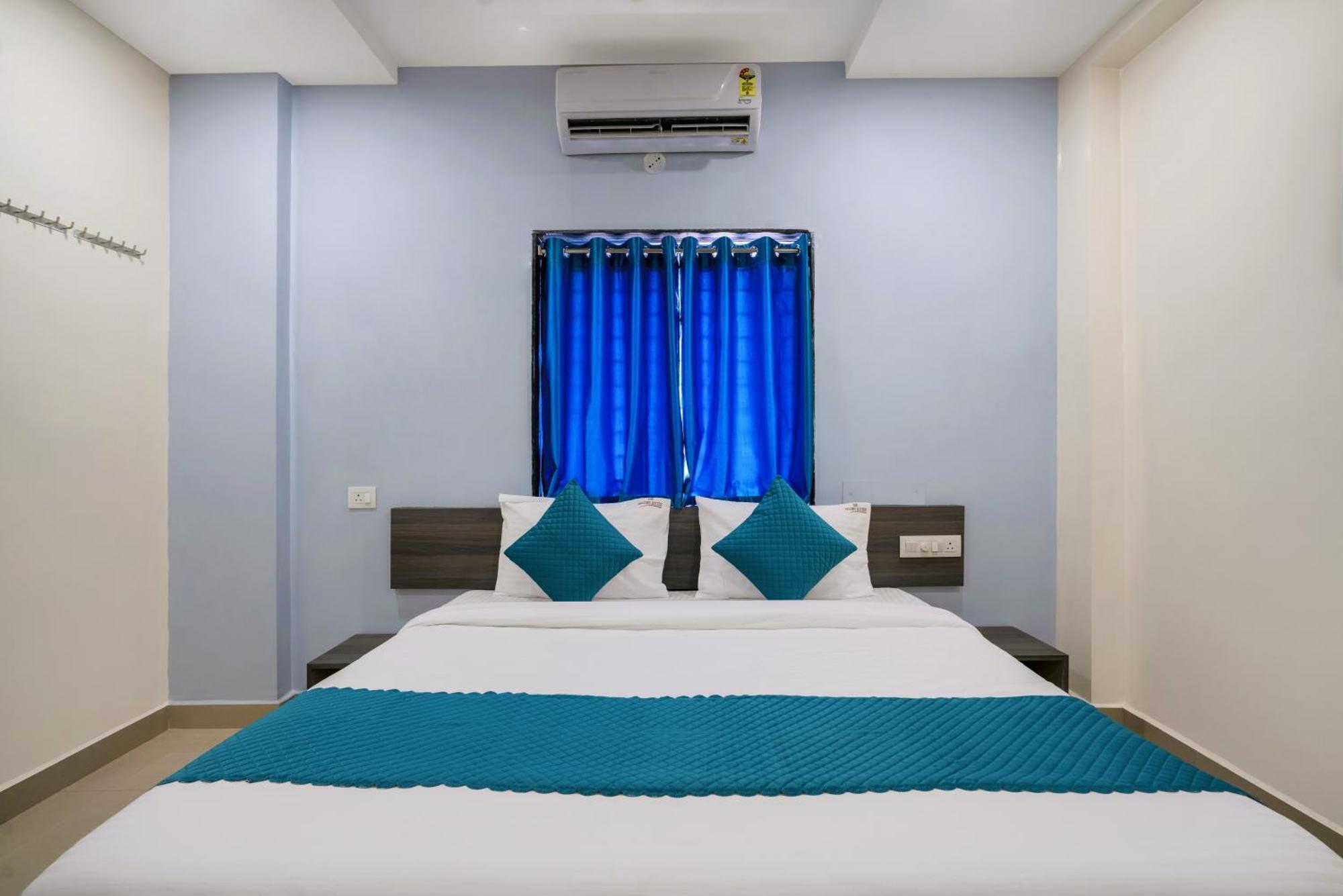The Balcony Suites Hyderabad Exterior photo
