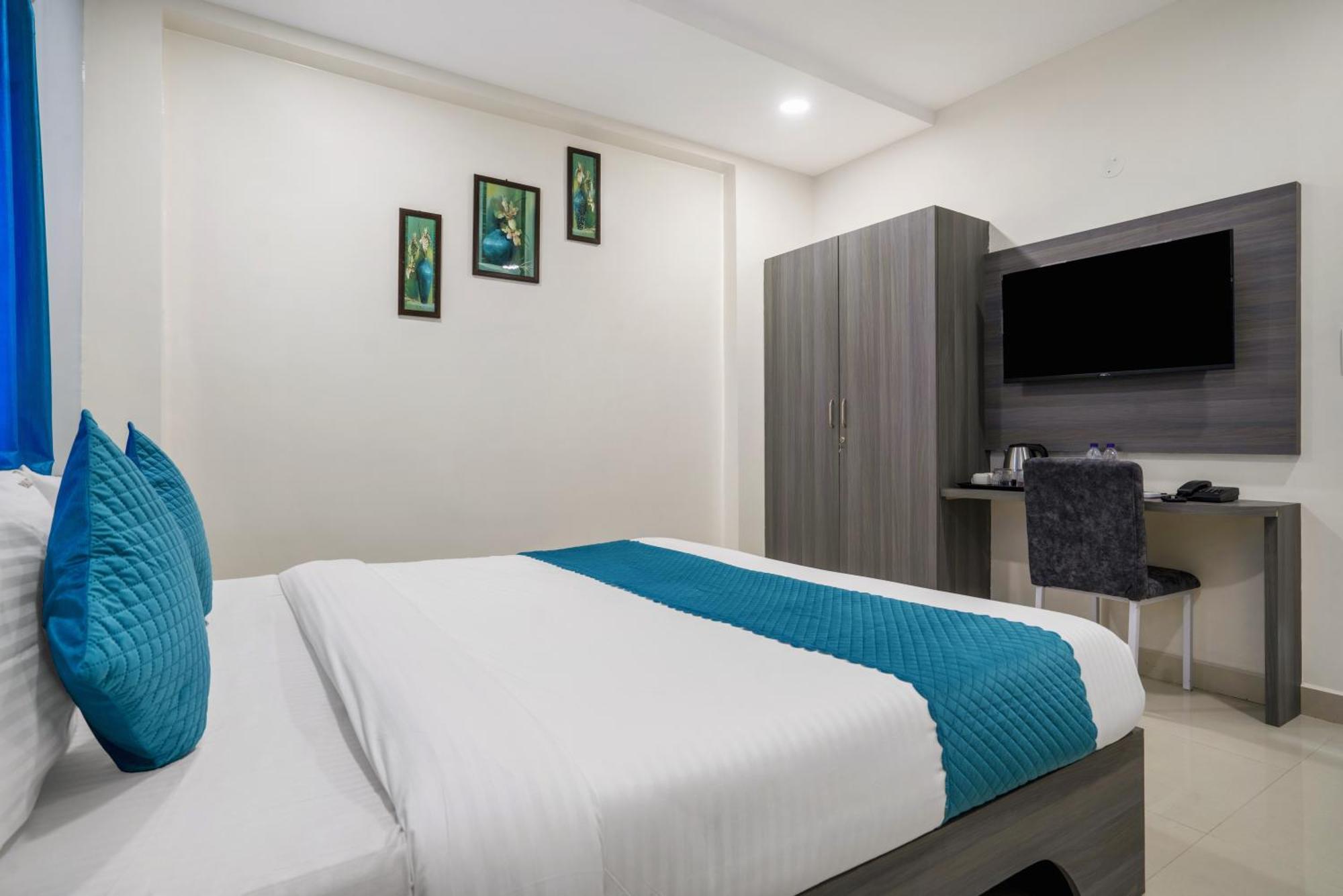 The Balcony Suites Hyderabad Exterior photo