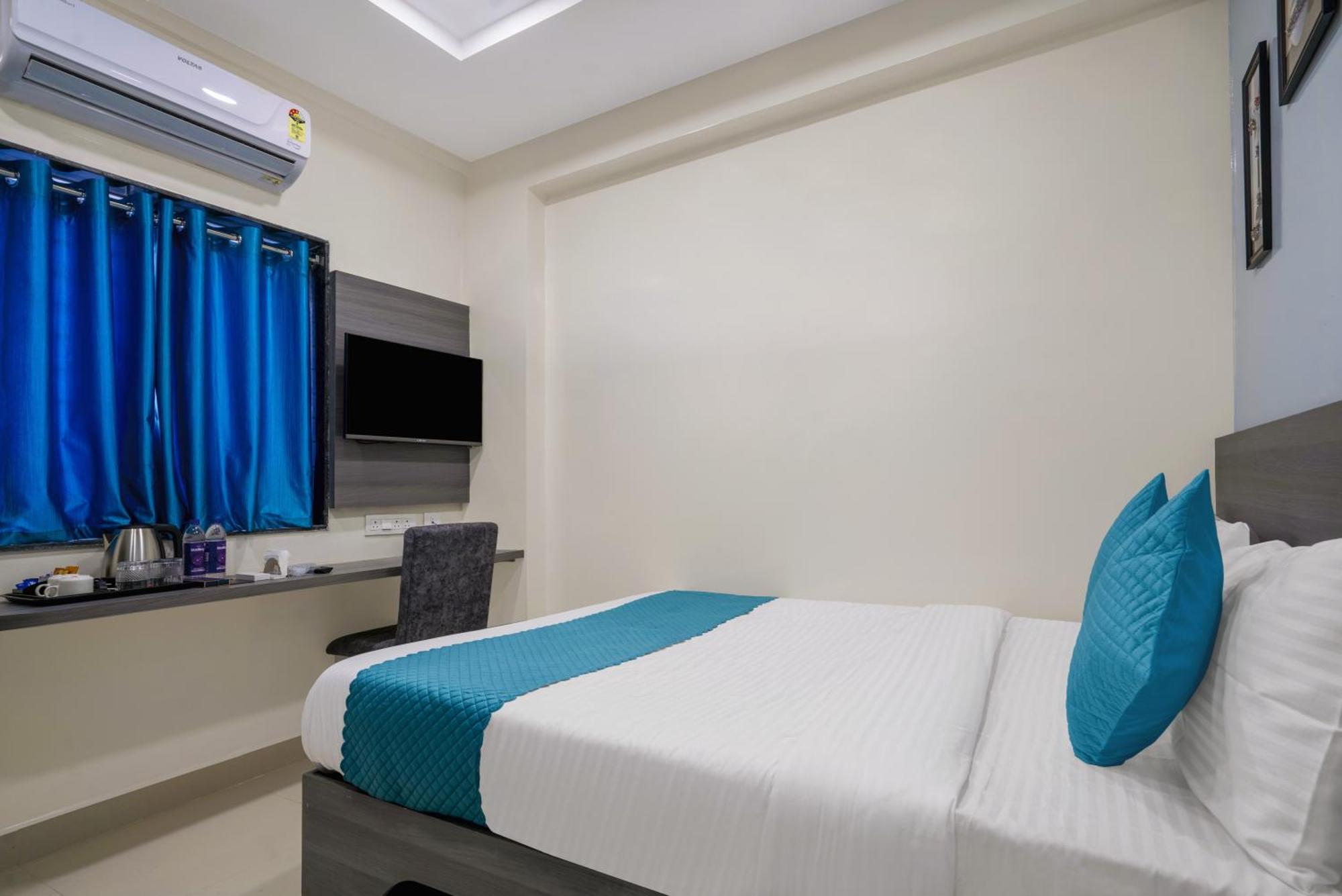 The Balcony Suites Hyderabad Exterior photo